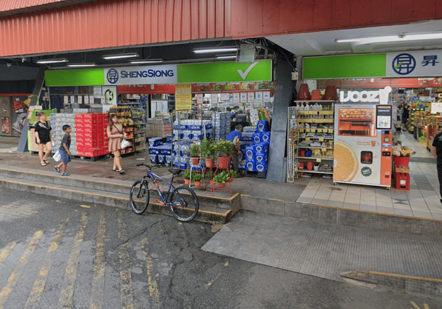 drink stall assistant